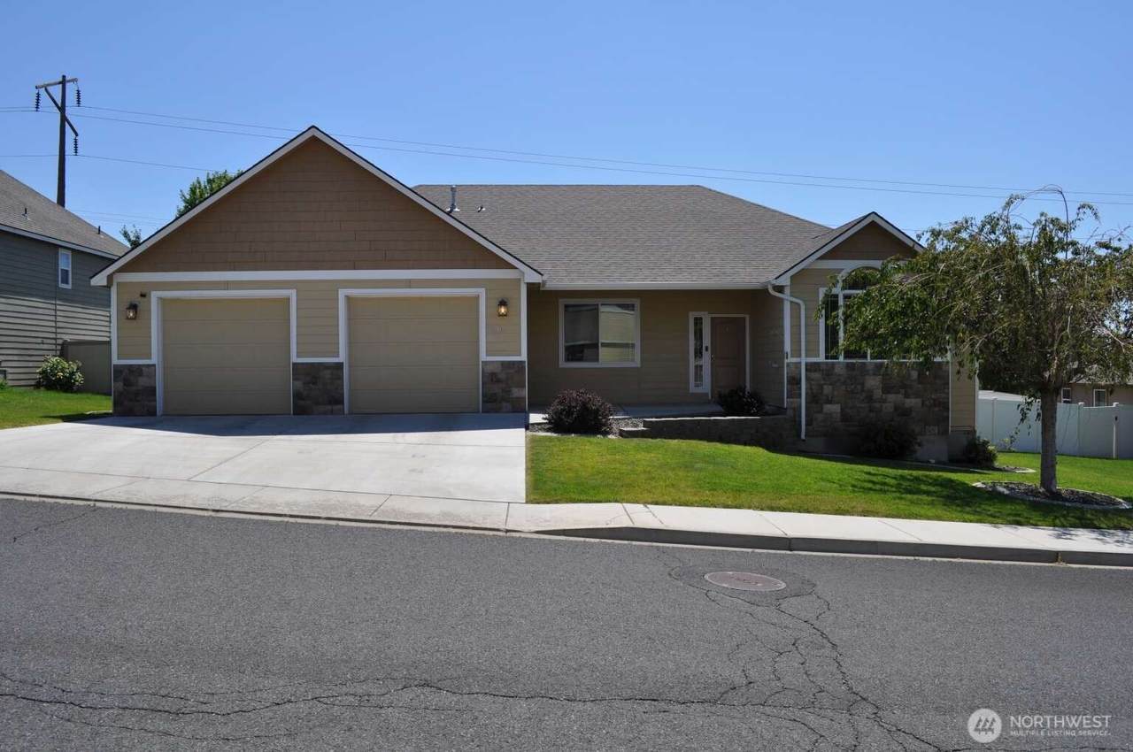 5004 Boulder Way - Photo 1