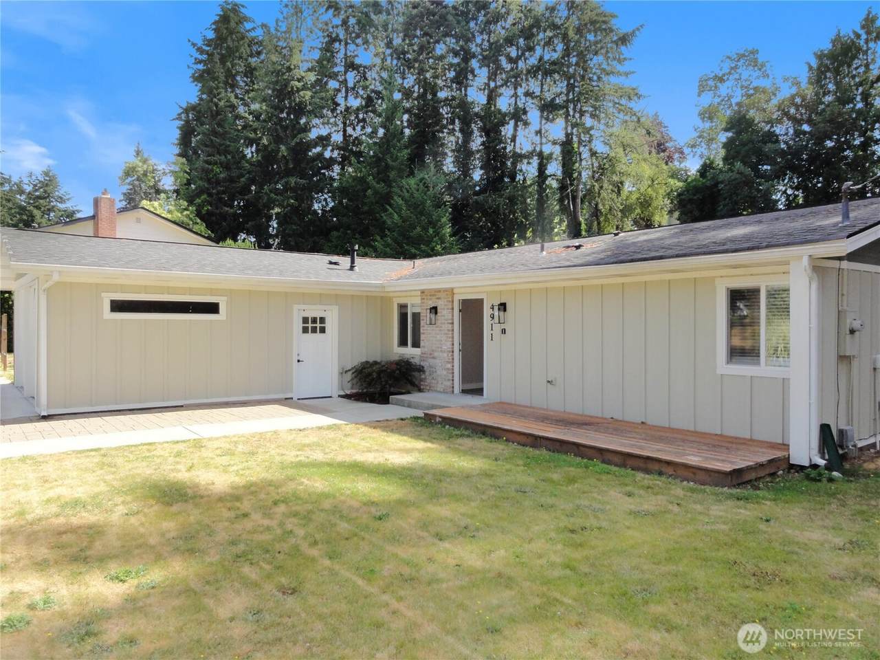 4911 64th Avenue - Photo 1