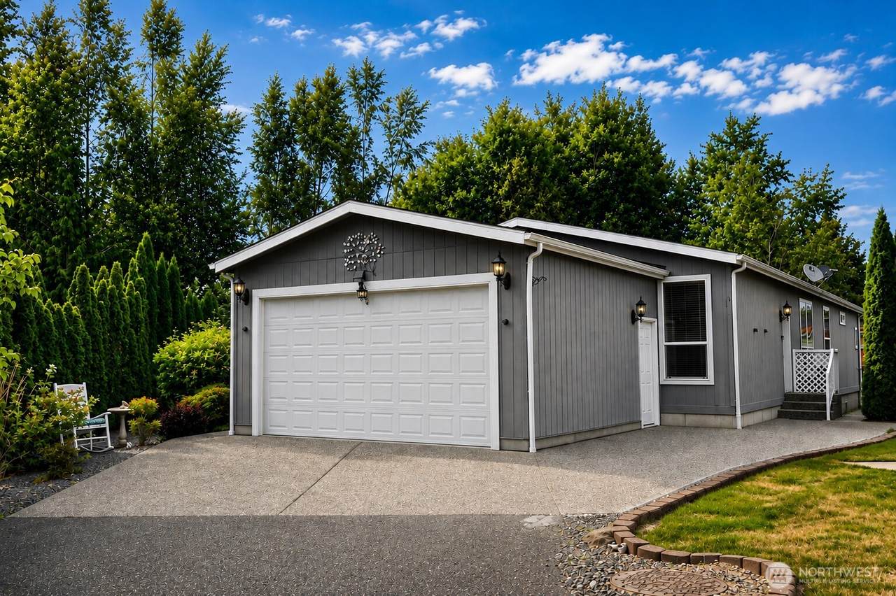 14727 43rd Avenue - Photo 1