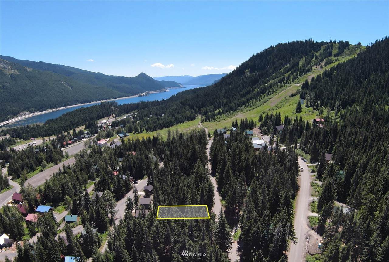 38 Snoqualmie Drive - Photo 1