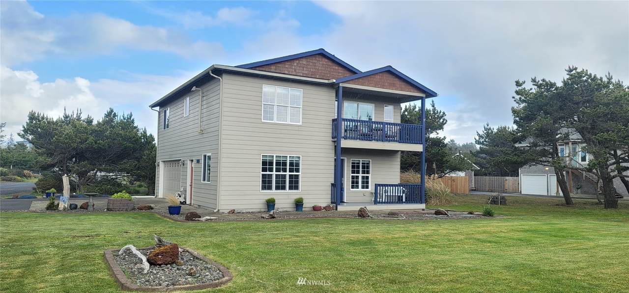 780 313th Street - Photo 1