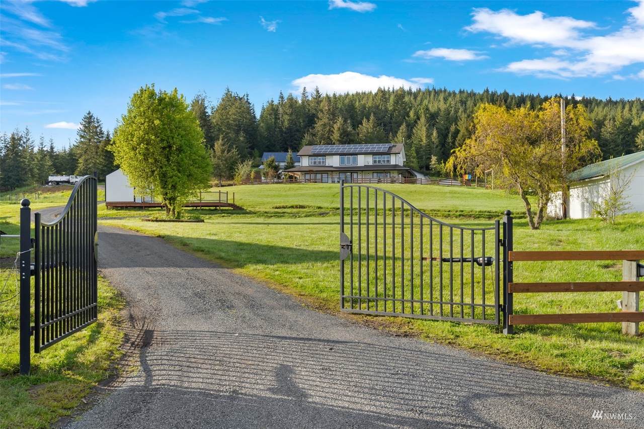1688 Lincoln Creek Road - Photo 1