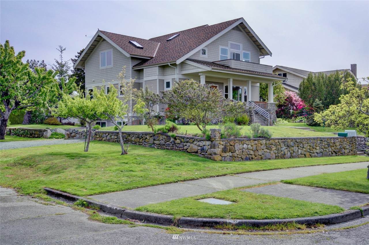 1903 9th Street - Photo 1