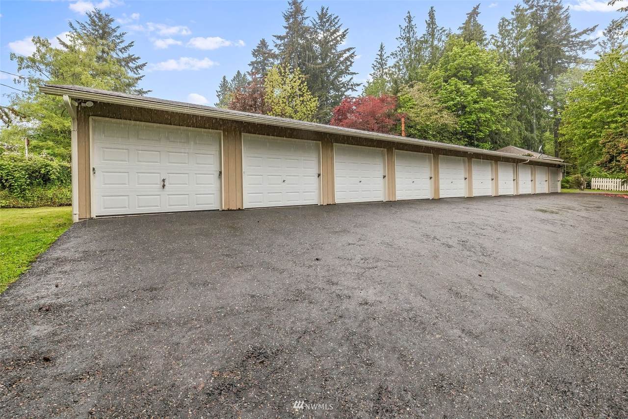 135 Lilac Lane - Photo 1