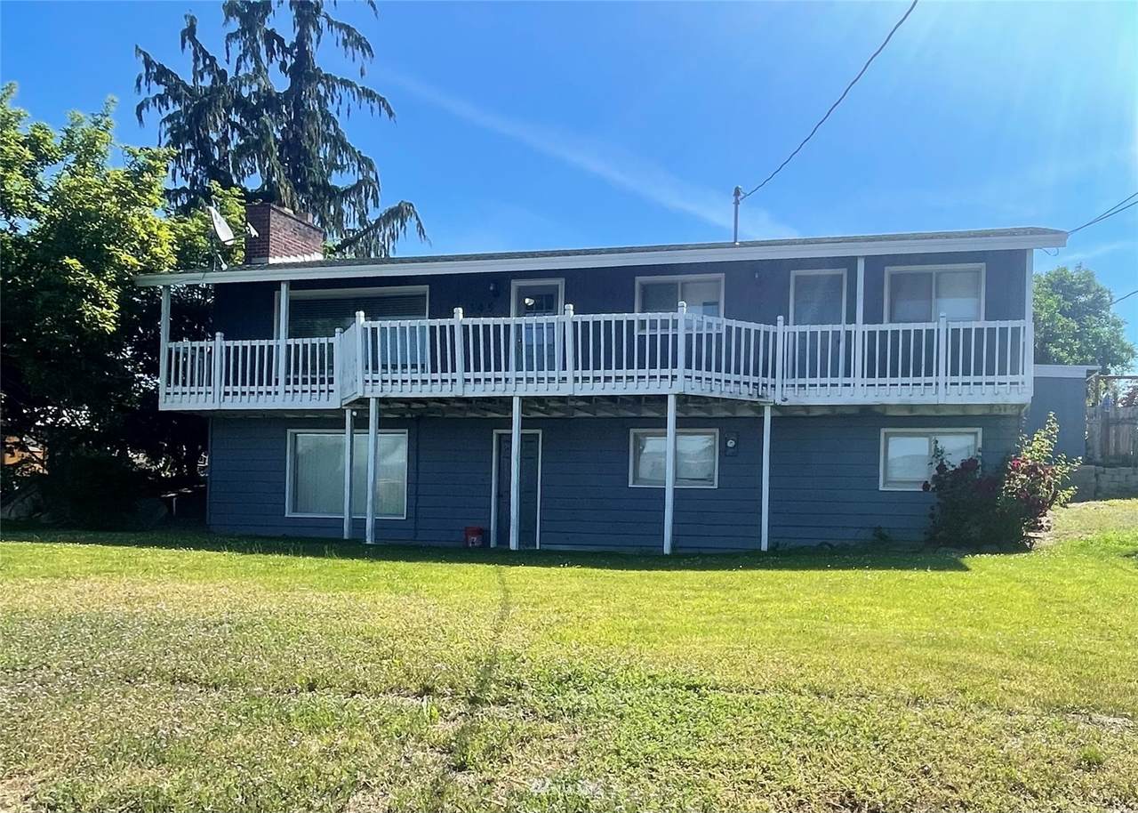 345 James Avenue - Photo 1