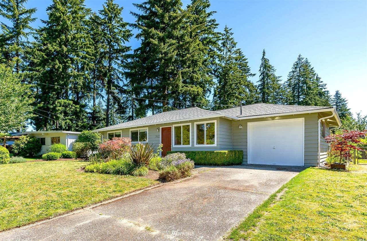 942 168th Avenue - Photo 1