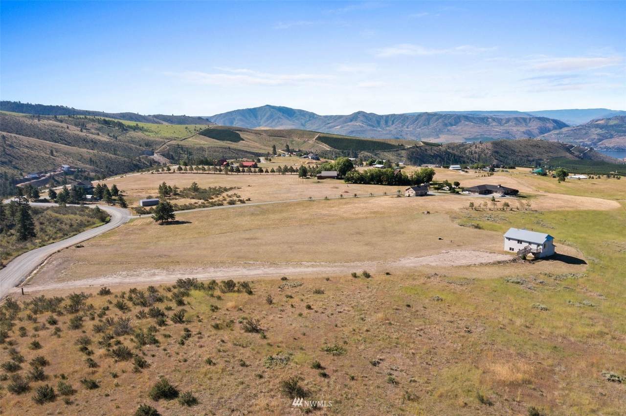 760 Upper Trails Road - Photo 1