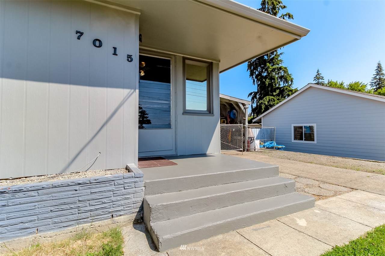 7015 Thompson Avenue - Photo 1