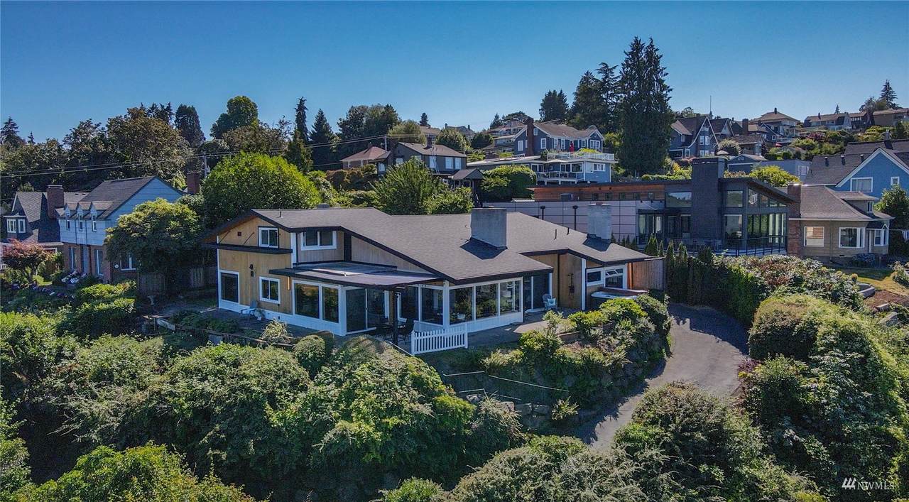 2920 Oakes Street - Photo 1