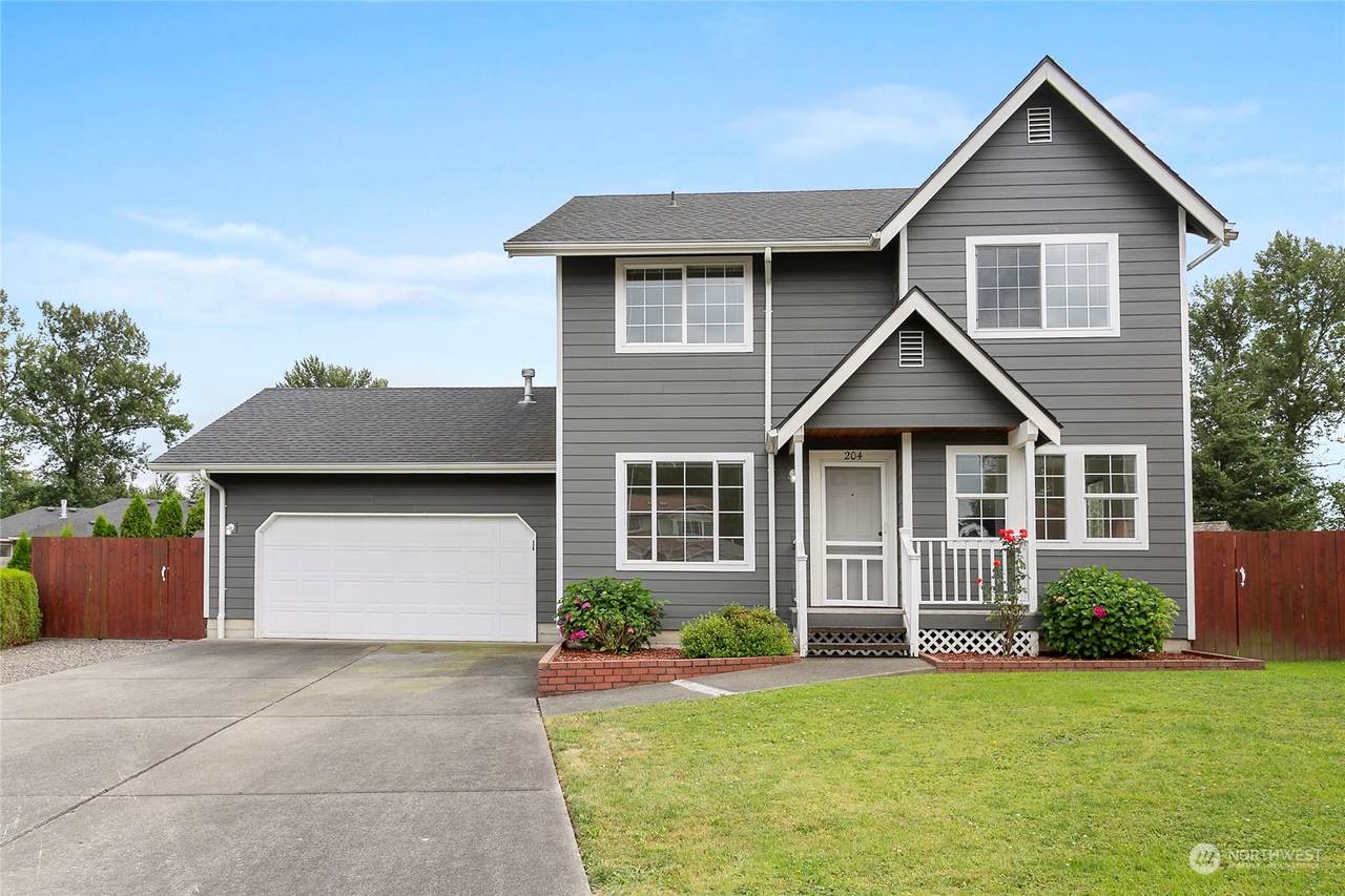 204 Lincoln Circle - Photo 1