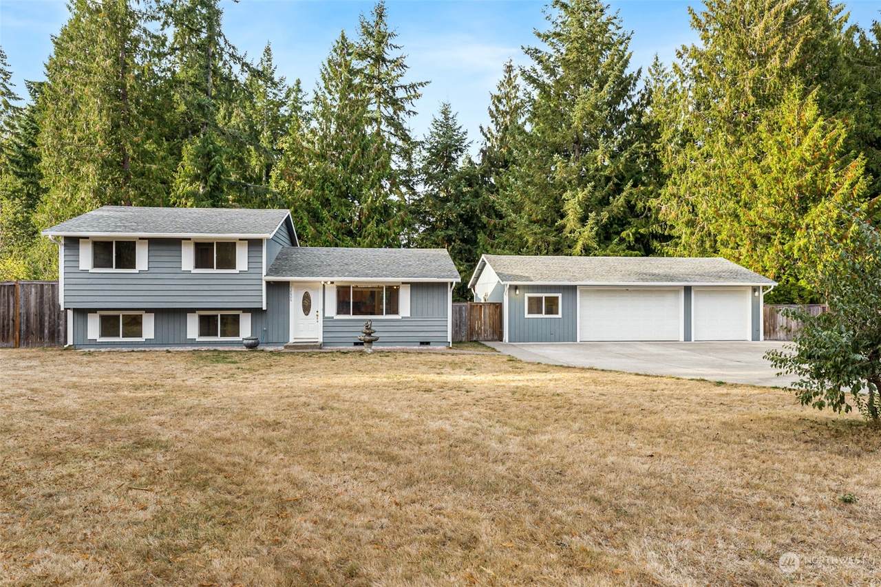 12606 208th Avenue - Photo 1