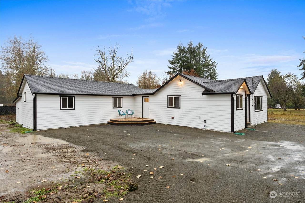 13919 84th Street - Photo 1