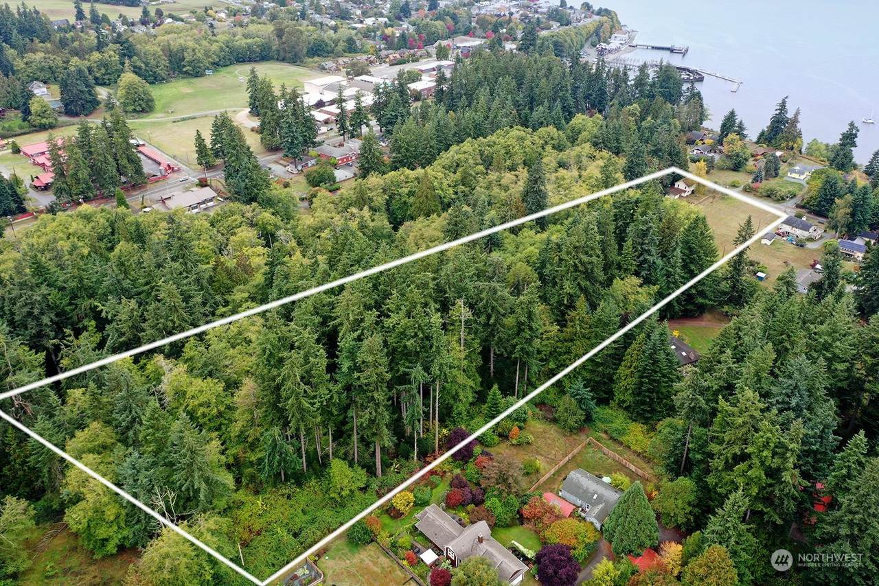 321 Edgecliff Drive - Photo 1