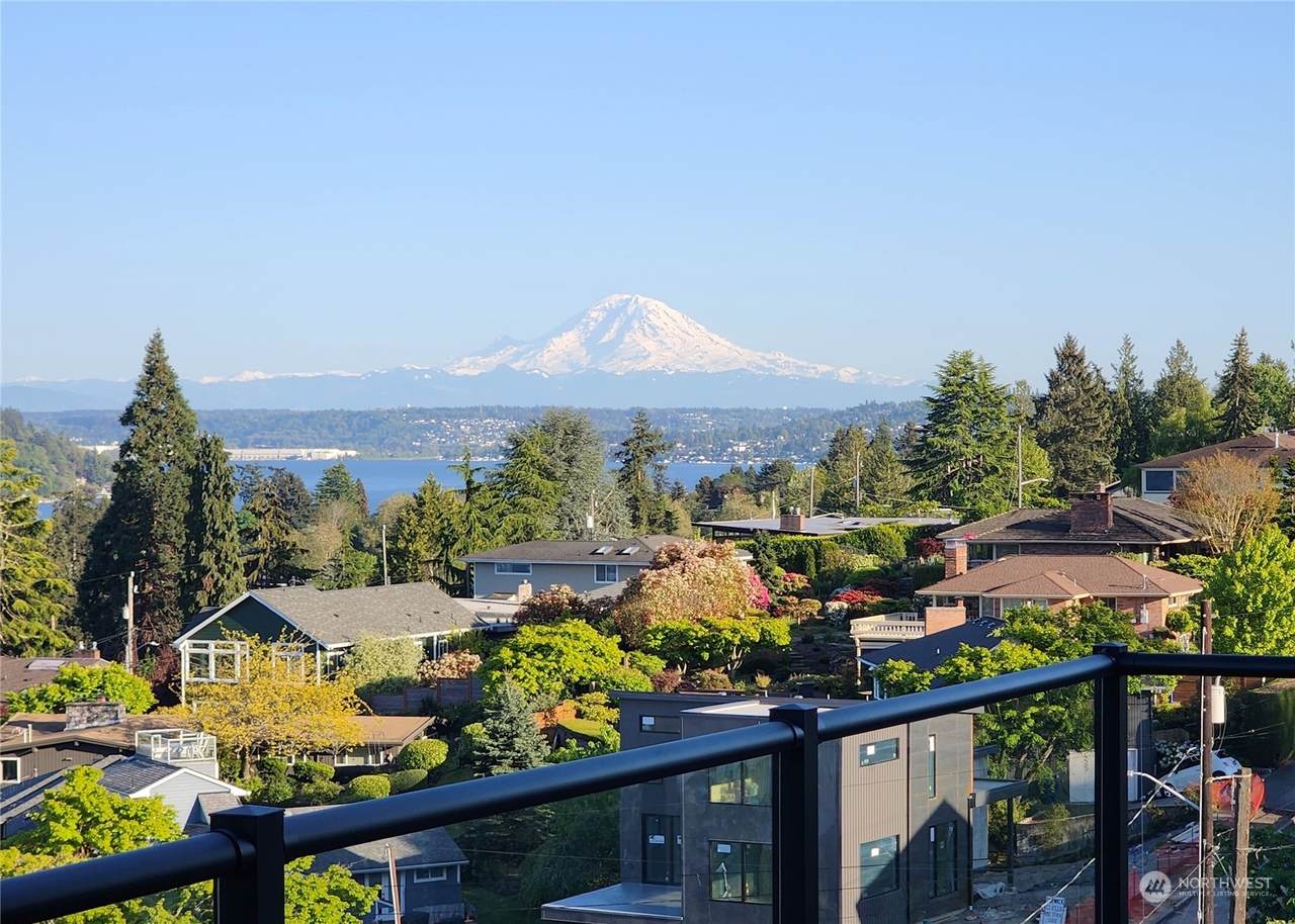 5317 Hudson Street - Photo 1