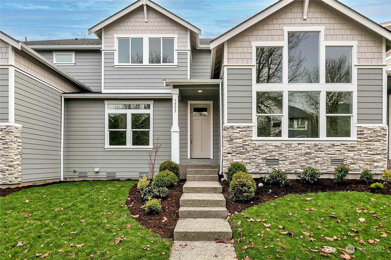 1553 Harvest Avenue - Photo 1