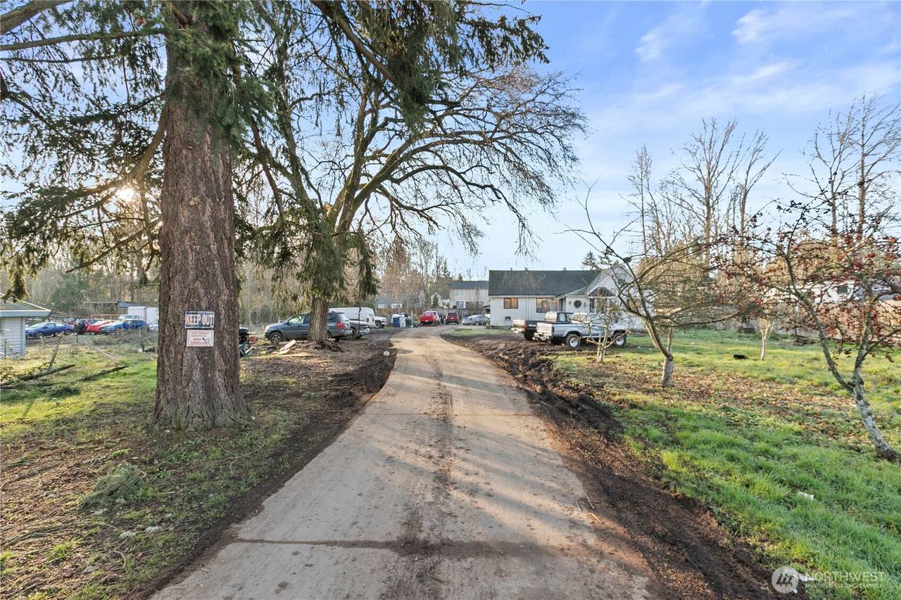 10945 168th Street - Photo 1