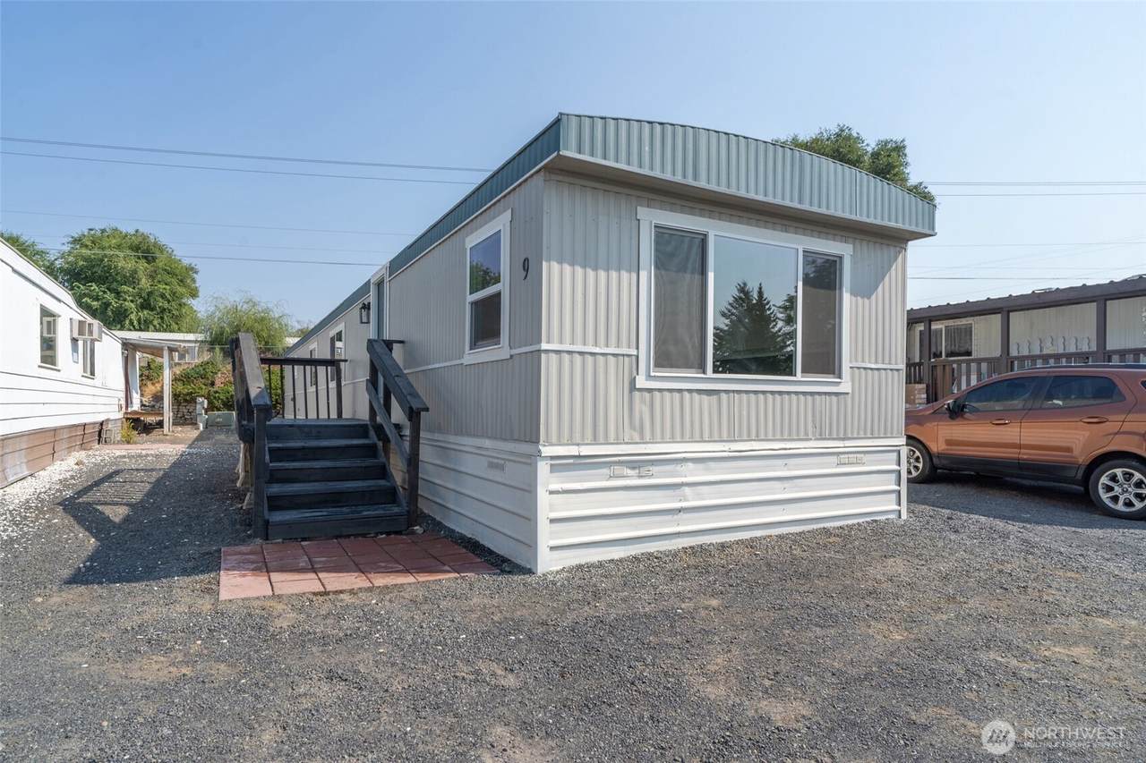 1908 Marina Drive - Photo 1