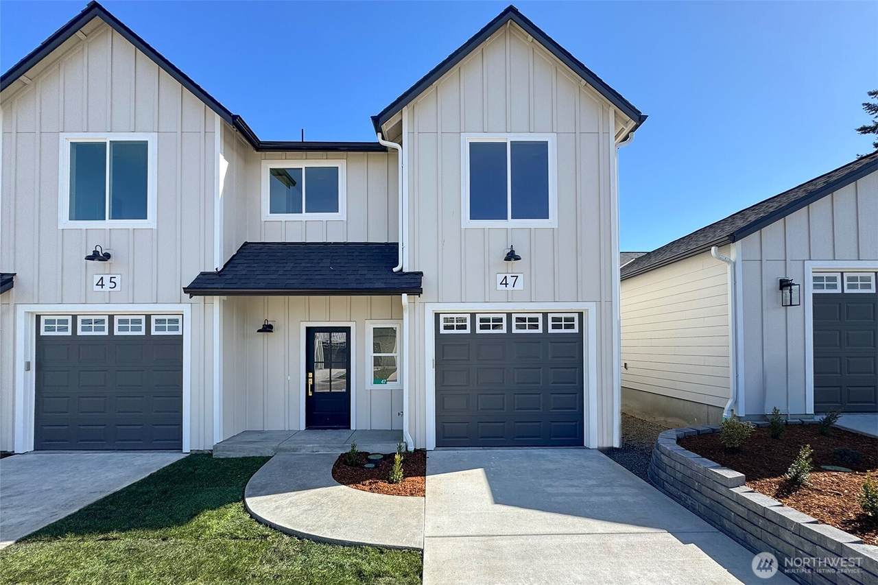 47 Sussex Court - Photo 1