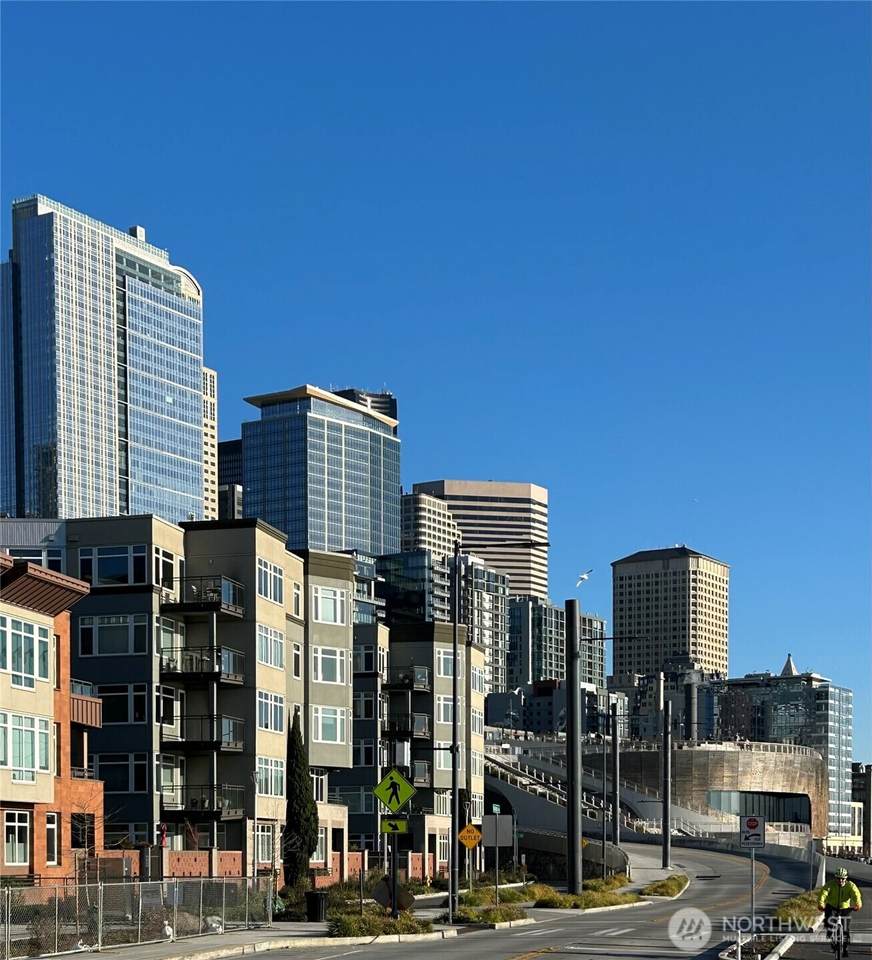1900 Alaskan Way - Photo 1