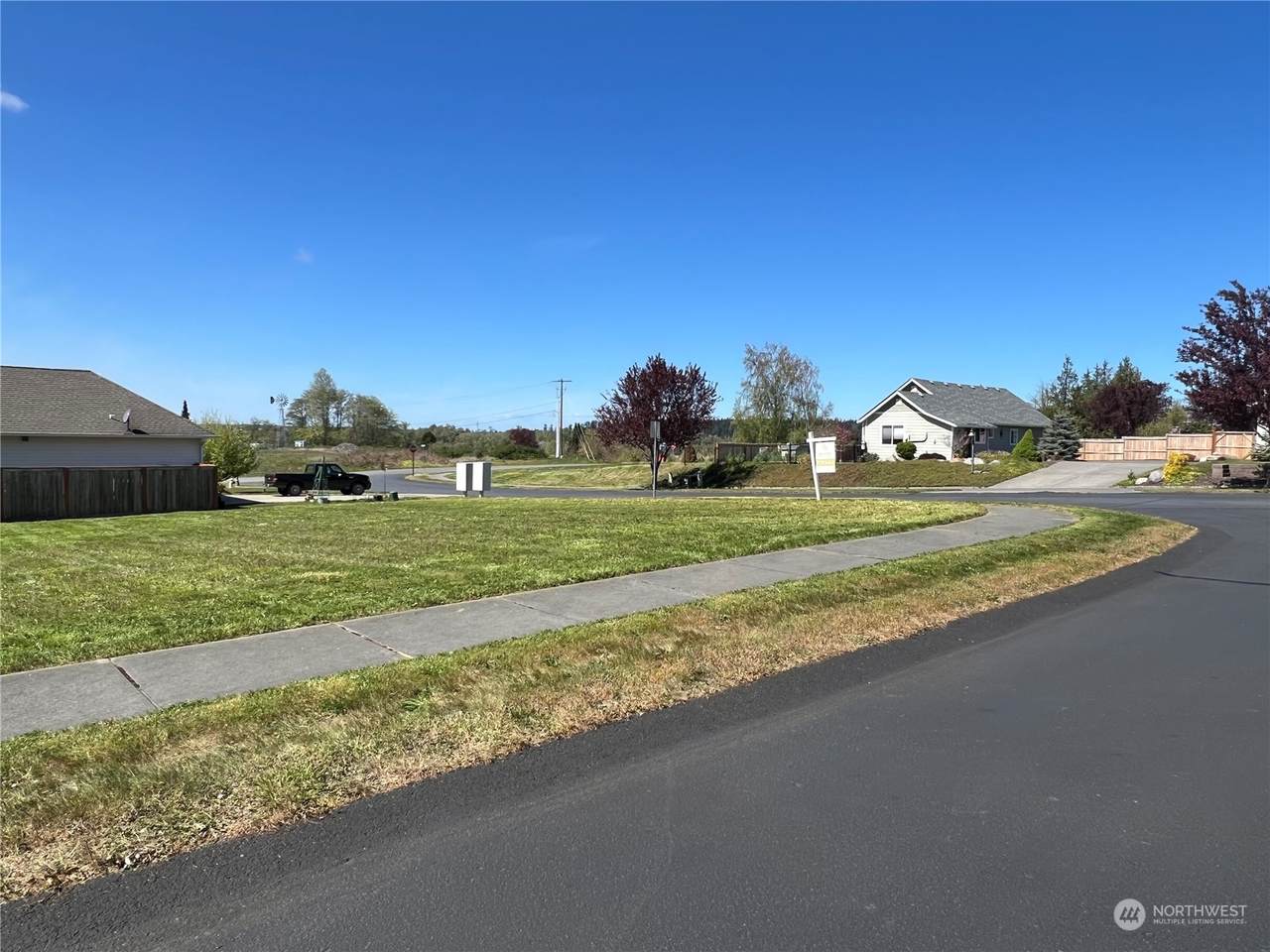 32 Yvette Place - Photo 1