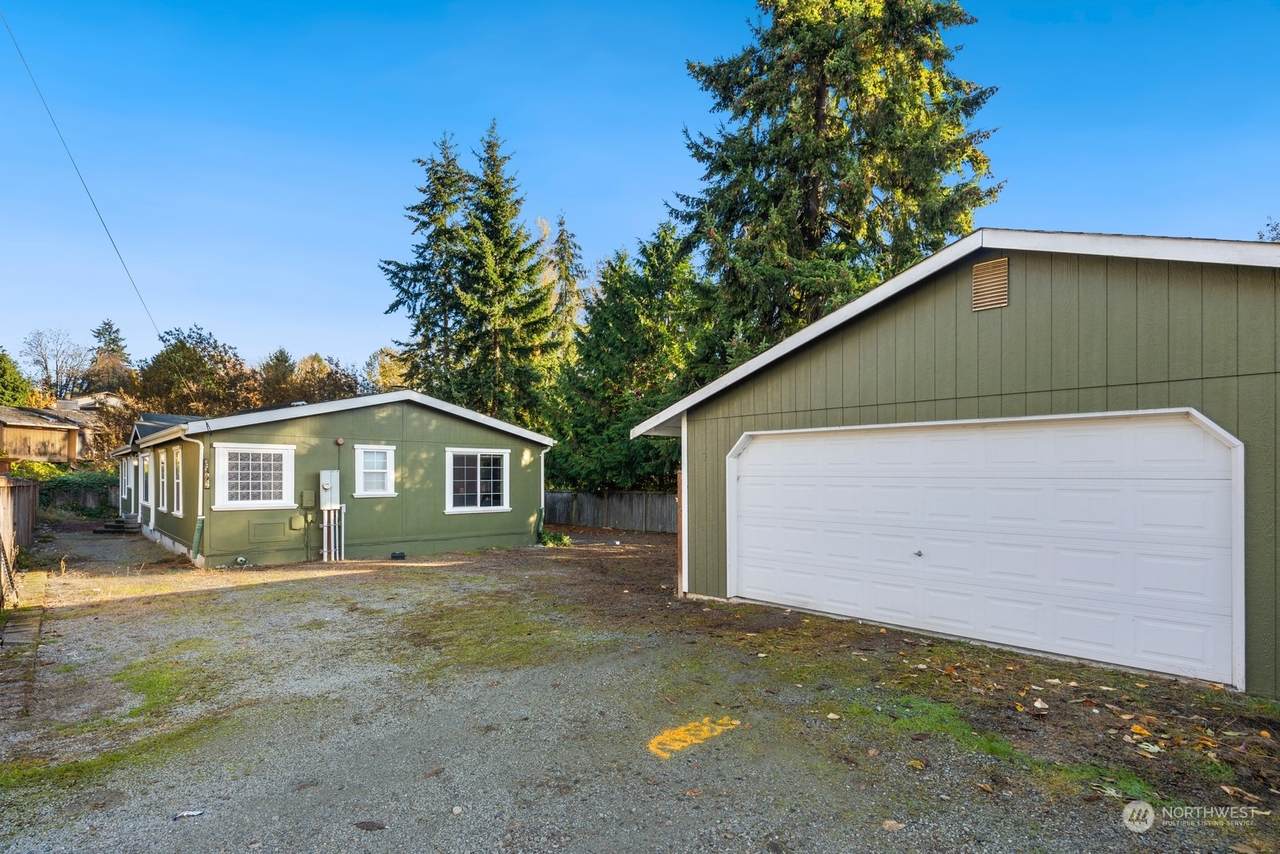 9844 28th Avenue - Photo 1
