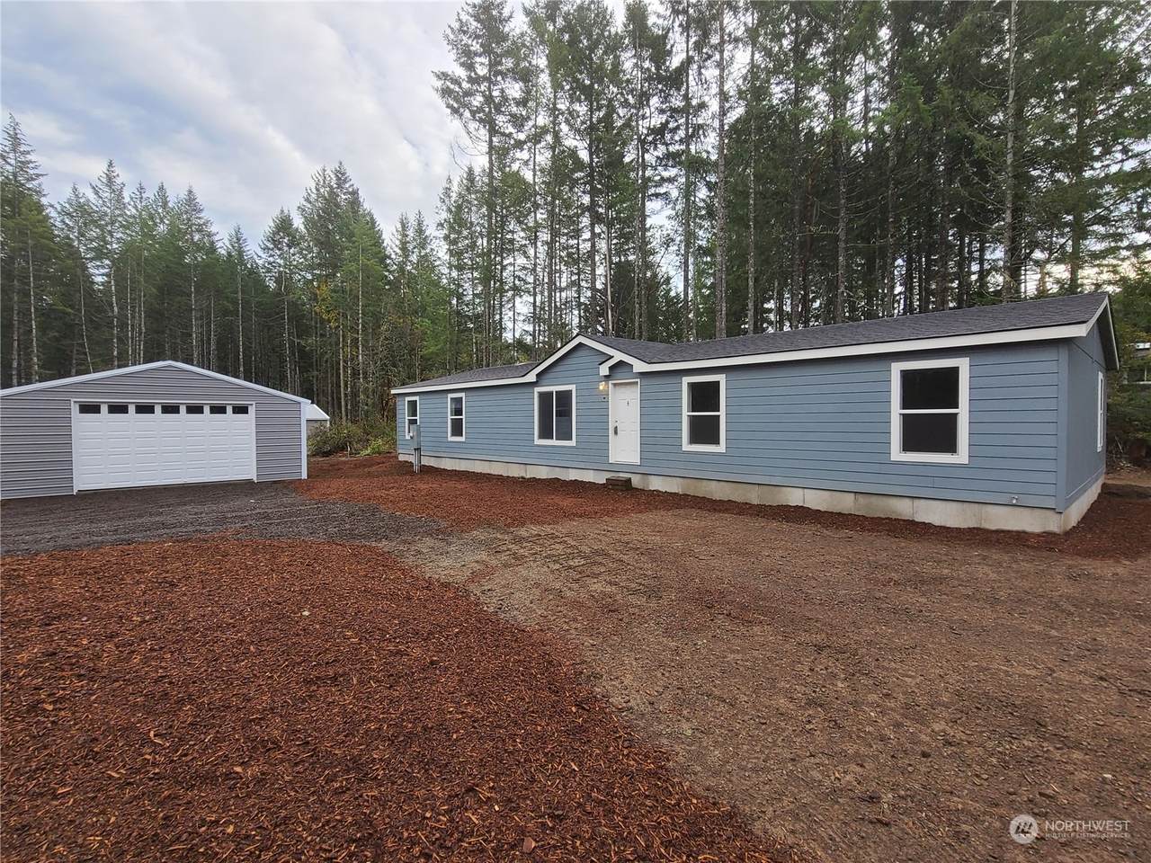 15512 135th Street Ct - Photo 1