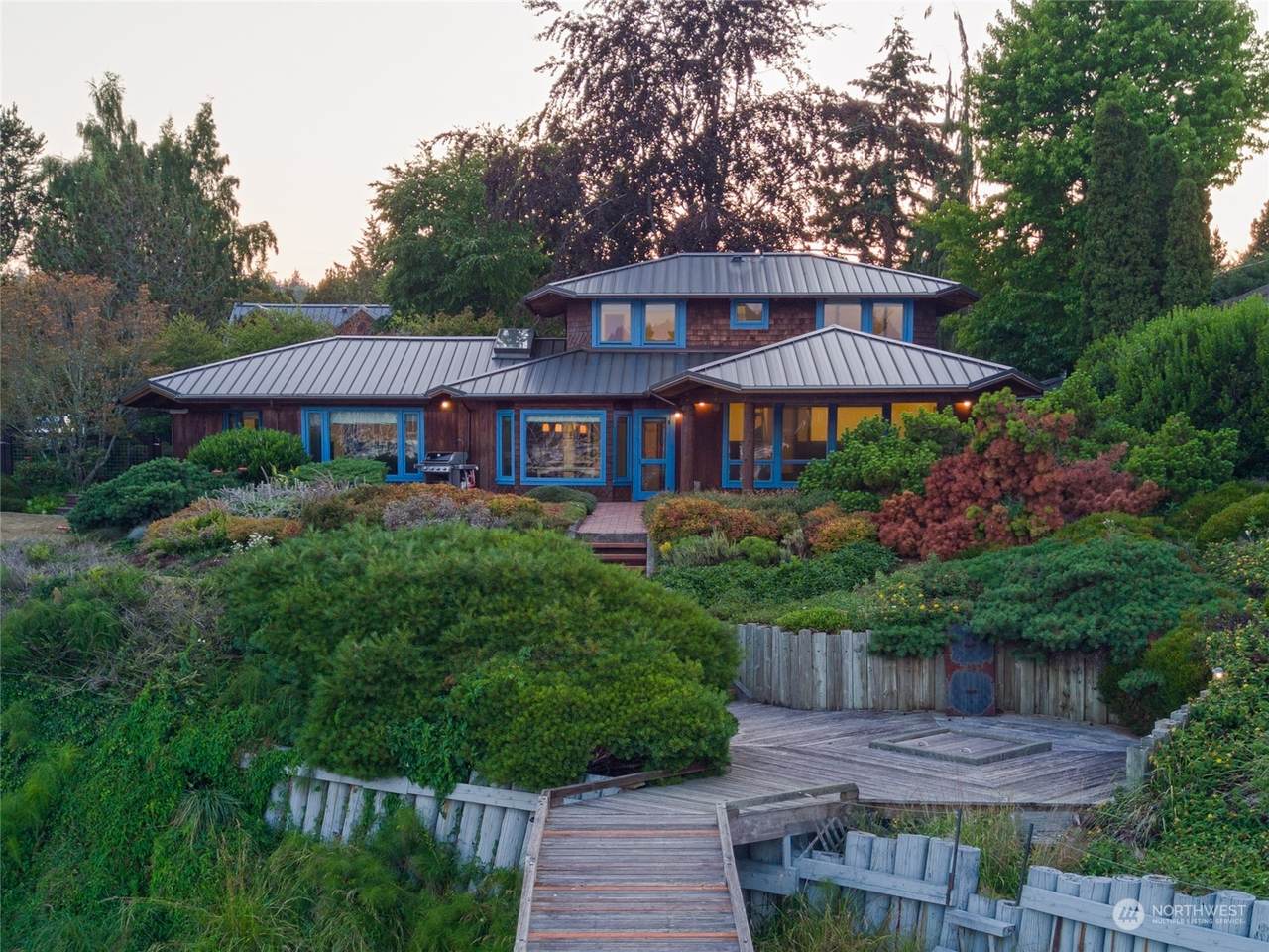470 Friday Avenue - Photo 1