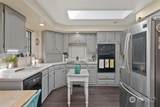 6310 Englewood Avenue - Photo 14