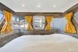1001 Boat Street - Photo 10