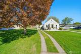 521 Ankeny St - Photo 2