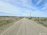 180 Middle Road - Photo 2