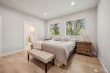 937 Edinburgh Court - Photo 18