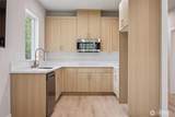 937 Edinburgh Court - Photo 32