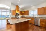 2720 Oakes Avenue - Photo 9