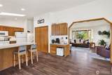 1048 Edgewater Lane - Photo 9