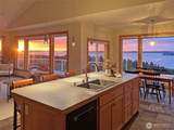 1081 Morgan Way - Photo 15