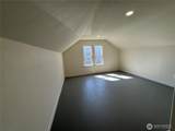 725 Patit Avenue - Photo 17