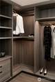 838 Avenue Square - Photo 9