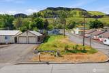 300 Grand Coulee Avenue - Photo 1