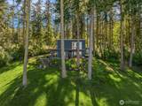 1035 Susan Street - Photo 8
