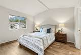 25235 Klahanie Boulevard - Photo 12