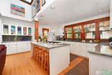 10425 Riverside Drive - Photo 9