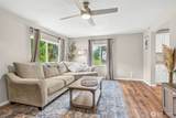 1404 Kerron St - Photo 7