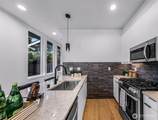 4308 Wallingford Avenue - Photo 12
