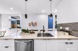 4308 Wallingford Avenue - Photo 14