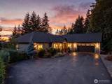 403 Crestview Drive - Photo 2
