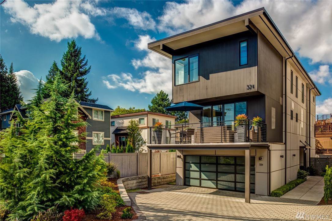 324 10th Ave - Photo 1