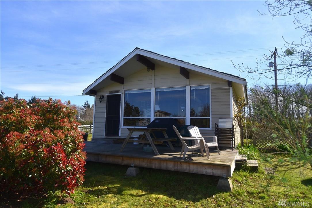 595 Marine Dr - Photo 1