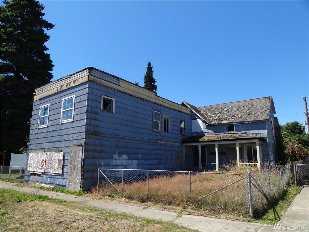 1009 Tower Ave - Photo 1