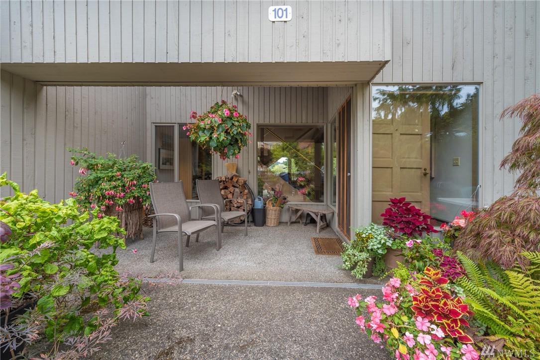 101 Shelter Bay Dr - Photo 1